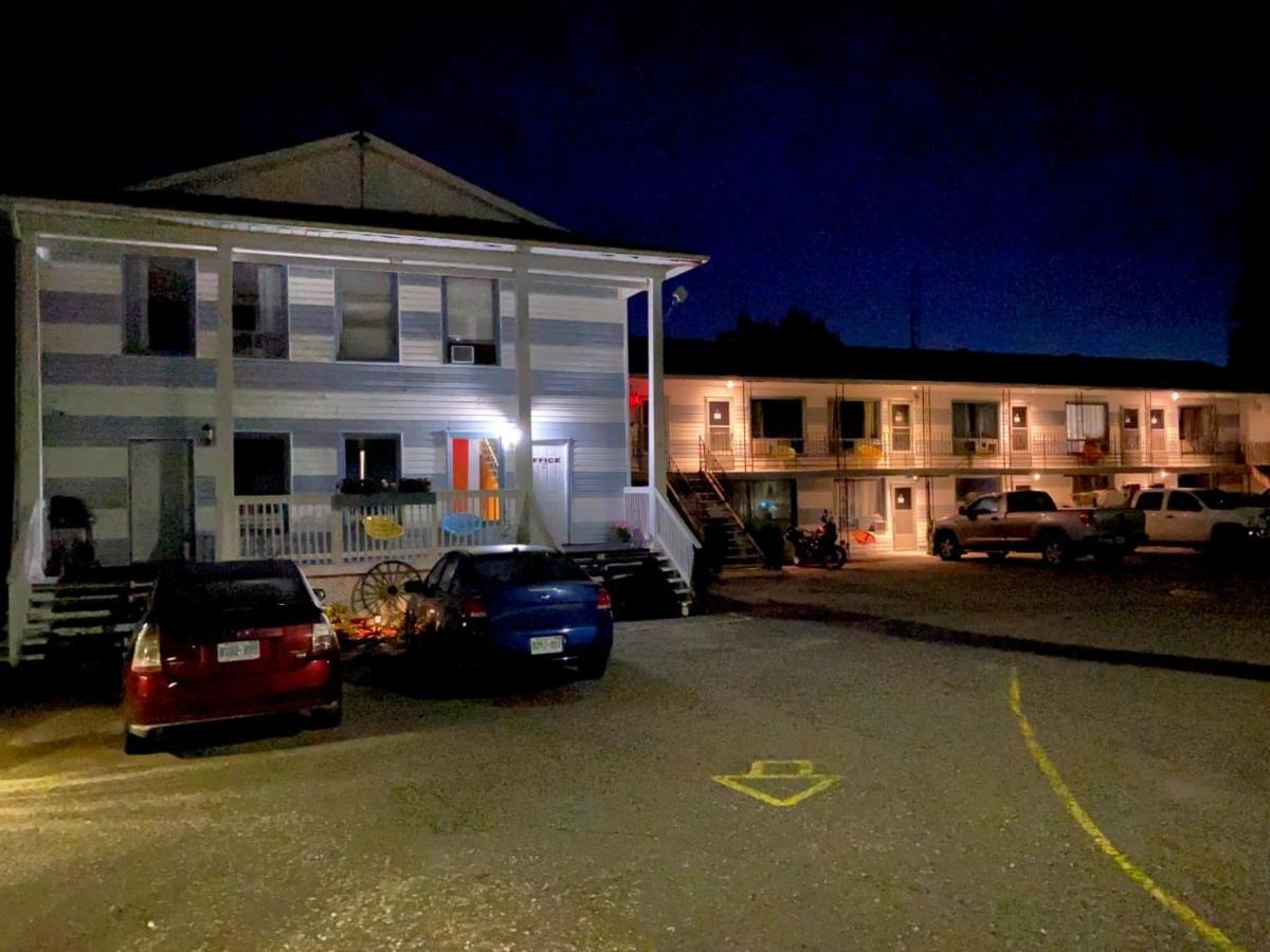 Bay Lake Inn - Frontiersman Motel Latchford Kültér fotó